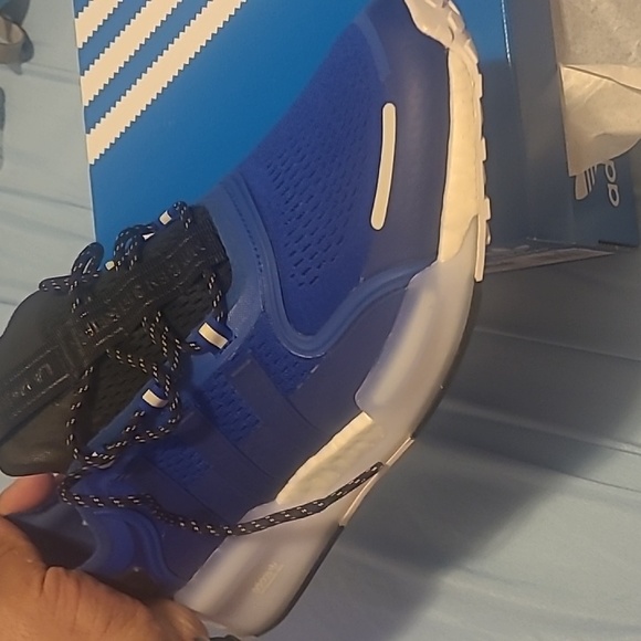 Adidas NMD V3 - Picture 8 of 10